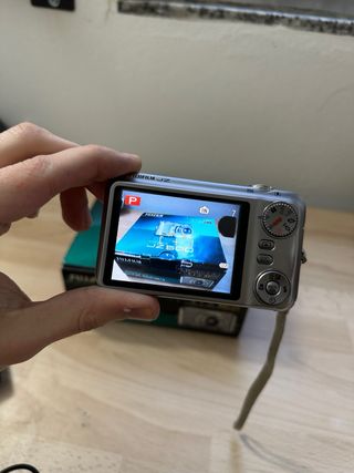 Câmara Fujifilm FinePix JZ500 Prata