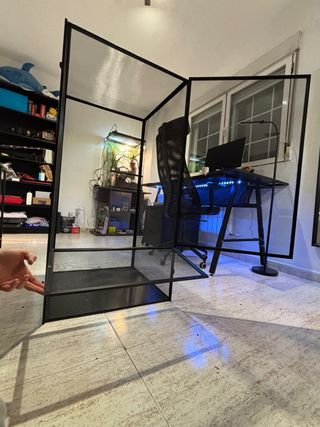 Terrario para reptiles negro