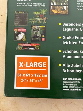 Terrario para reptiles negro