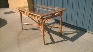 Mesa bambú y cristal