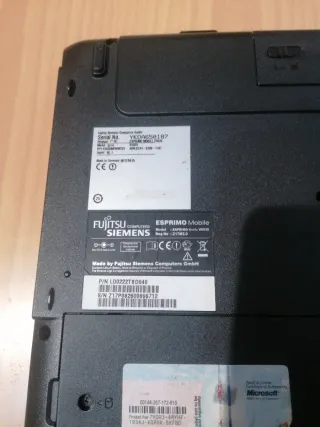 Portátil Fujitsu Siemens Gris