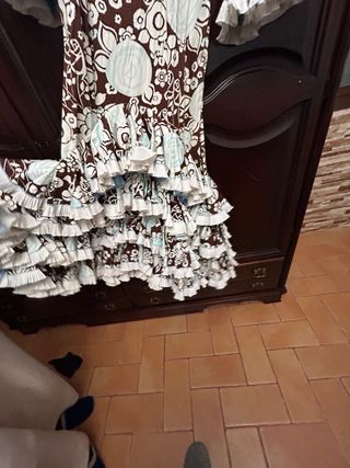 Traje de flamenca volantes azul y marrón