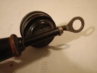 Teléfono de campaña antiguo