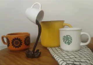 Figura Decorativa Taza blanca de cerámica