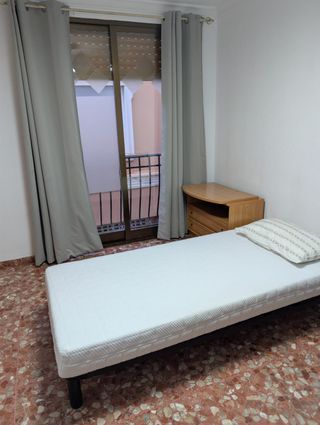 Habitacion en Alzira con balcon