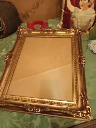 Antiguo marco madera pan de oro