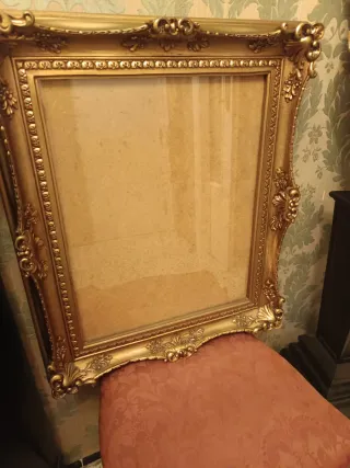 Antiguo marco madera pan de oro