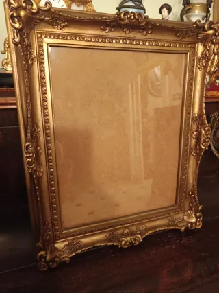 Antiguo marco madera pan de oro