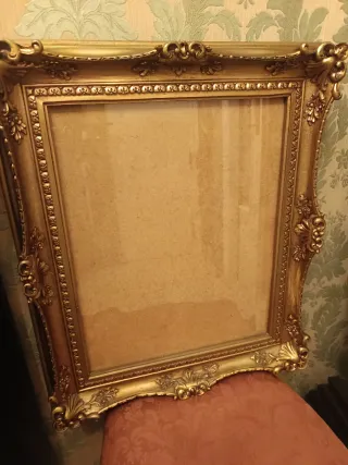 Antiguo marco madera pan de oro