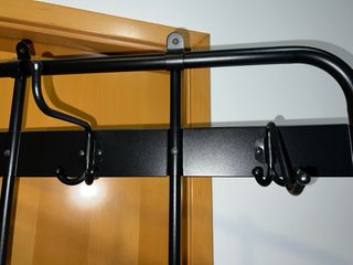 Perchero y zapatero negro metálico