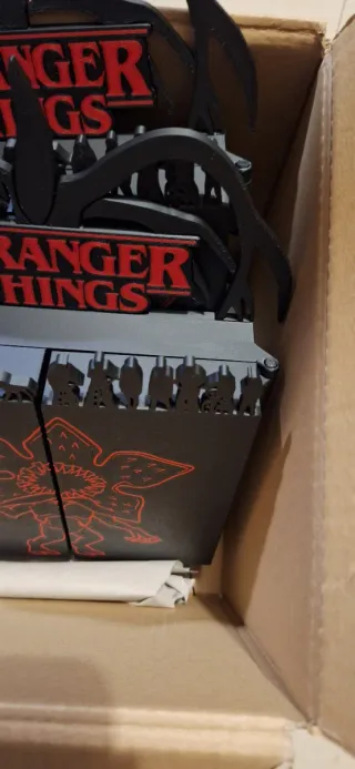 Expositor Kinder Joy Stranger Things