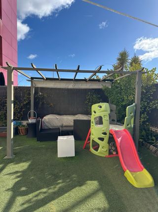 Zona de juegos Smoby: tobogán y escalada