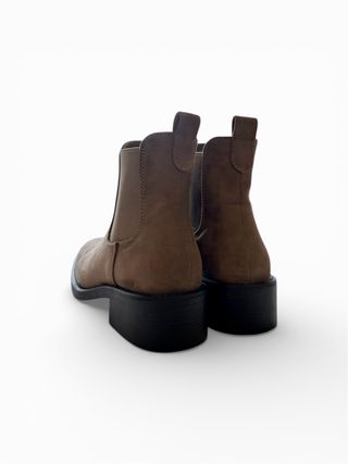 Botas Chelsea Gutten Castanhas Camurça 38