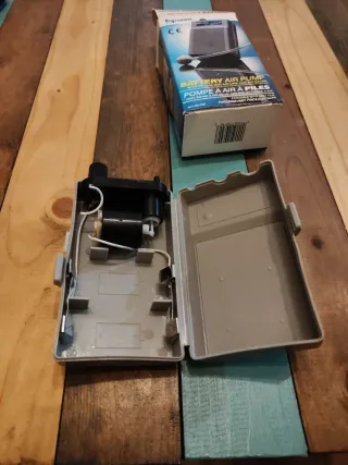 Bomba de aire a pilas Hagen