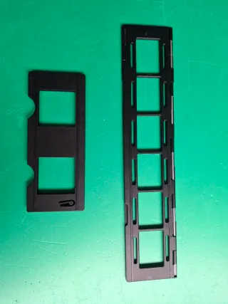 Adaptador Nikon ES-E28 para diapositivas