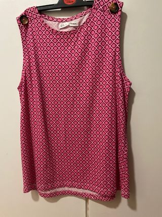 Blusa rosa con estampado geométrico