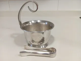 Cubitera pequeña de metal plateada