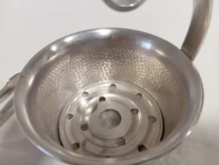 Cubitera pequeña de metal plateada