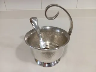 Cubitera pequeña de metal plateada