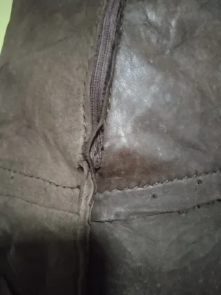 Falda de cuero marrón