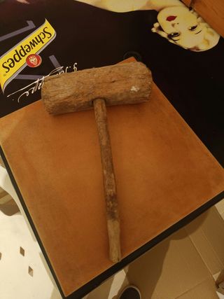 Maza de madera antigua