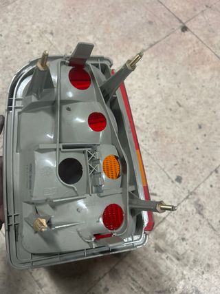 Piloto trasero izquierdo Ford Sierra 2