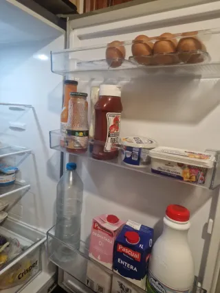 Nevera Beko casi nueva