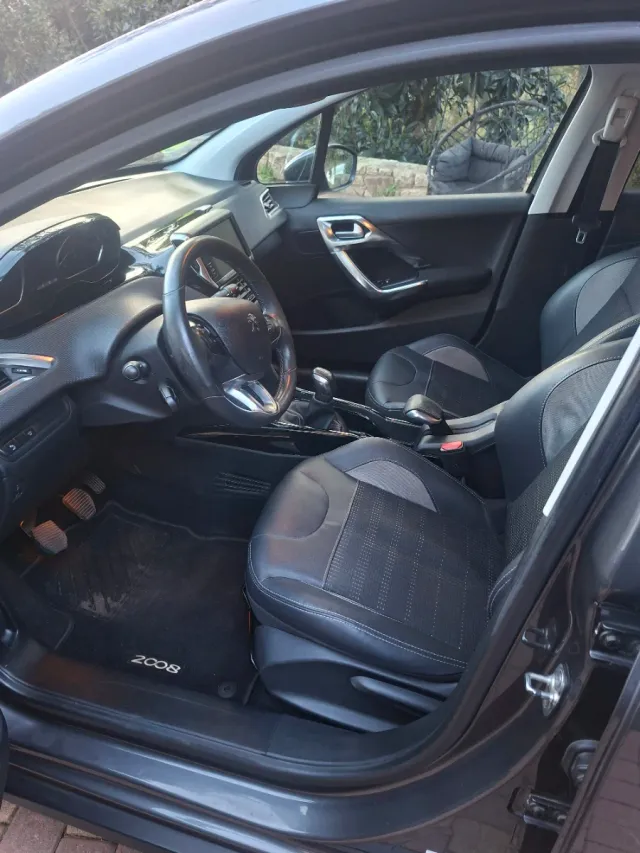 Peugeot 2008 único dueño solo 88 mil kilómetros