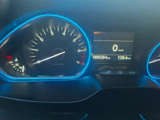 Peugeot 2008 único dueño solo 88 mil kilómetros