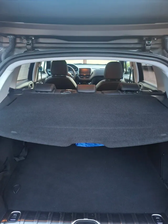 Peugeot 2008 único dueño solo 88 mil kilómetros