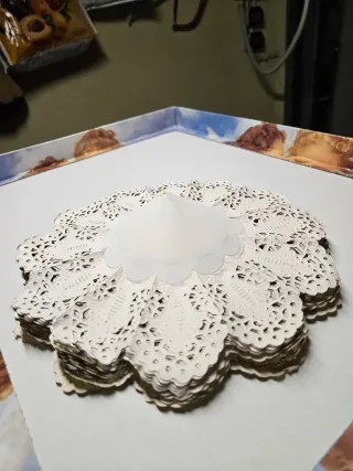 22 centrini oro diametro 23 cm