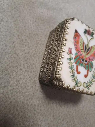 Cajita decorada mariposa