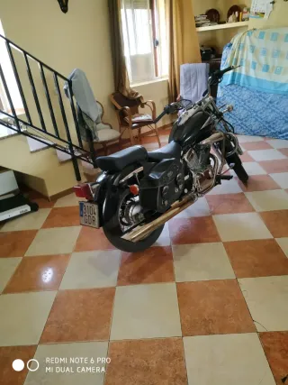 Suzuki 250 Cruiser Negra