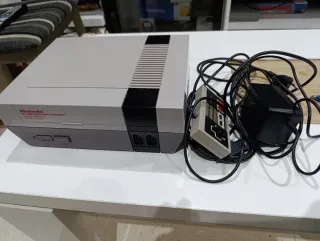 Nintendo NES con juego Rad Racer