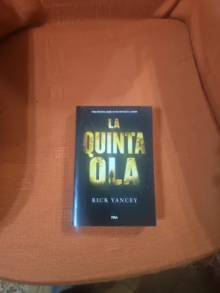 La quinta ola / The 5th Wave (Spanish Edition)