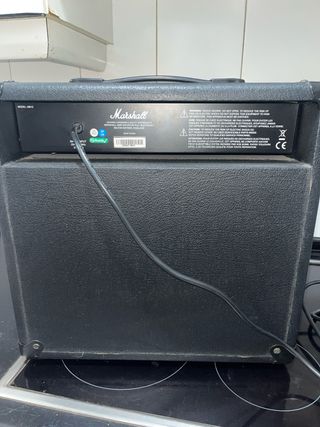 Amplificador Bajo Marshall MB15B perfecto estado