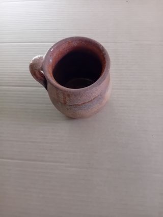 Ánfora antigua de terracota