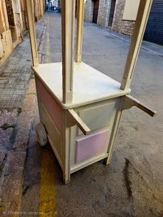 Carro de madera vintage