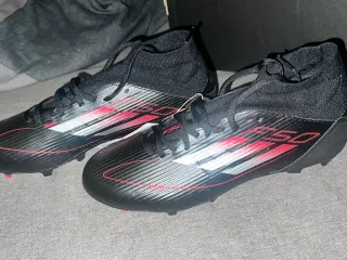 Botas de fútbol Adidas talla 43