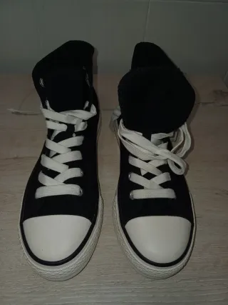Zapatillas de bota altas negras
