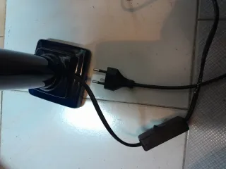 Lámpara de mesa azul de ceramica