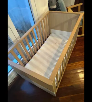 Cuna bebé madera y blanco + colchón