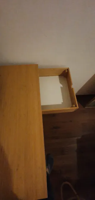 Escritorio IKEA de bambú con cajón