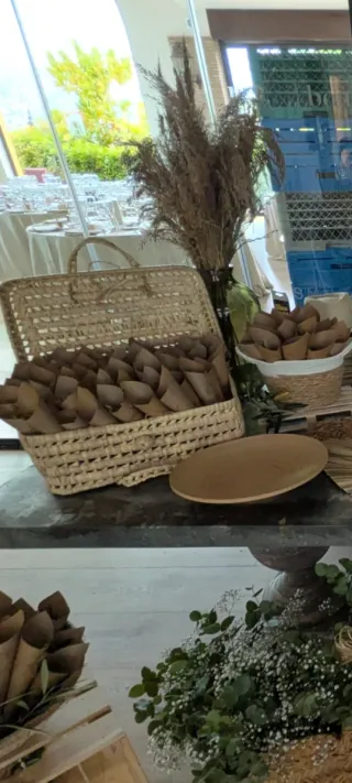 Cesta maletín fibra natural para bodas