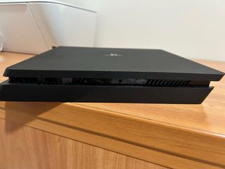 PS4 Slim averiada - para piezas