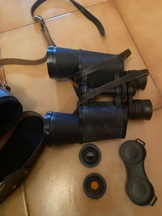 Prismáticos antiguos de cuero