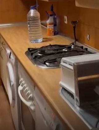 Horno Teka HT 494 ME con placa de 4 fuegos de gas