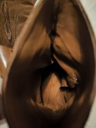 Stivali scamosciati marroni Lola Cruz; Suede boots