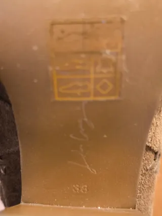 Stivali scamosciati marroni Lola Cruz; Suede boots