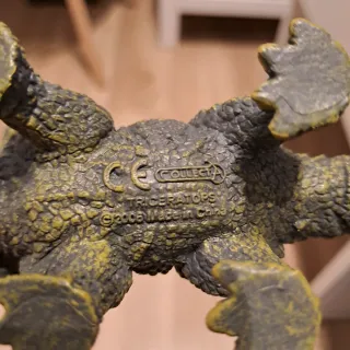 Figura Dinosaurio Triceratops